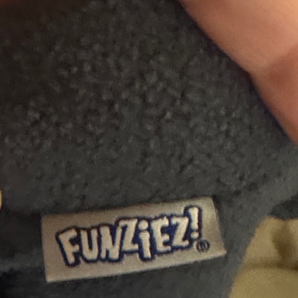 Adult Dinosaur Costume Black & Gray onesie zip up w/ Dino hoodie & tail - Small - Picture 6 of 13